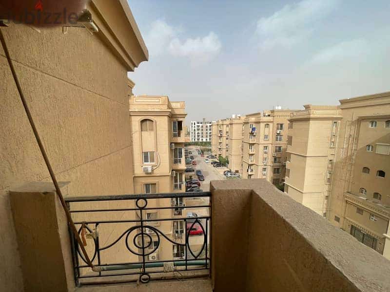 شقة مفروشة للاجيار فى حدائق اكتوبر كمبوند تاون فيو 1