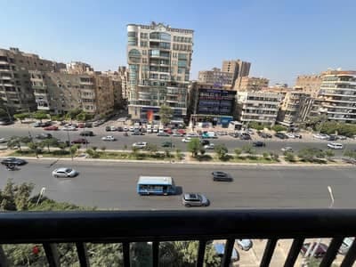 شقة مميزة مفروشة بالتكييفات في مصرالجديدة شارع عثمان ابن عفان الرئيسي 2