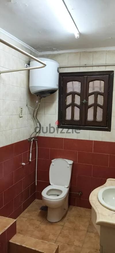 بارقى موقع بمصر الجديدة 3 غرف وريسيبشن ببالمطبخ ولتكيفات 9