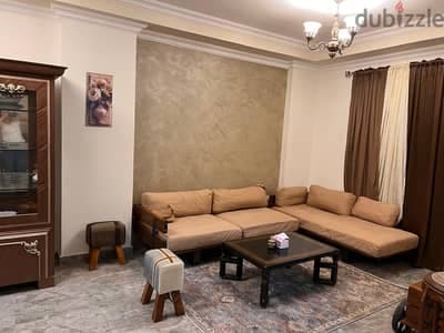 شقة مفروشة للإيجاربالعائلات التسعين الشمالي أمام كوبري النائب العامAUC 2