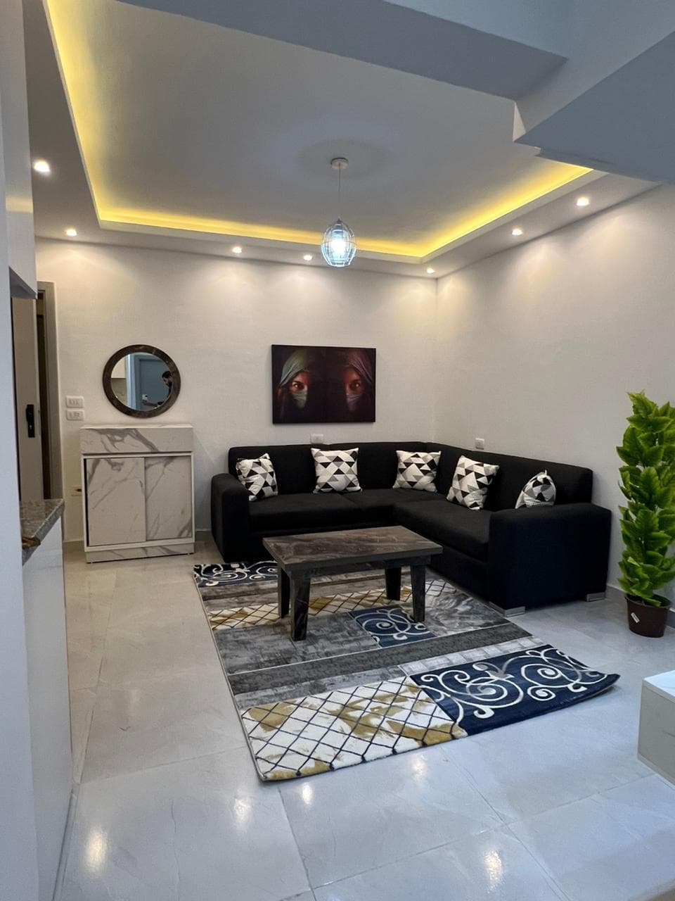 استديو غرفه وصاله فرش مودرن مقابل مسجد الحصري مباشره 1