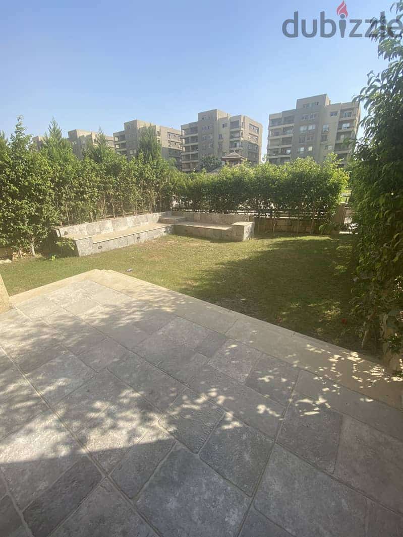 The square compound 1