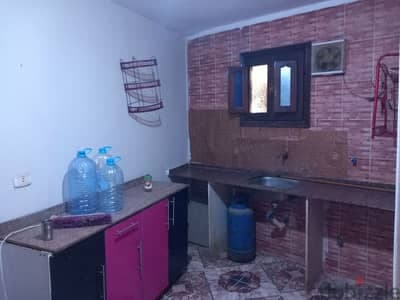 للايجار من المالك بالحى الخامس شقه 2نوم مطبخ وسخان وانترنت 2