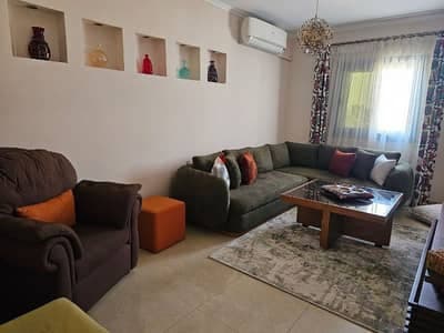 شقه مفروشه فاخره رابعه الاستثمارى شارع النزهه ارض الجولف 2