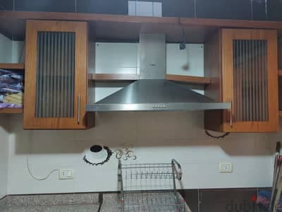 شقة بعمارات المستثمر الصغير مطبخ مودرن وستائر ومكيف بالريسبشن ومراوح 2