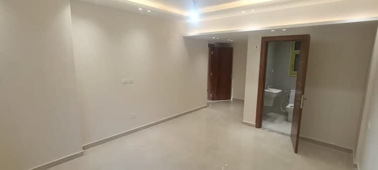 Ground floor apartment with private garden in Cairo University Compound - Sheikh Zayed 2