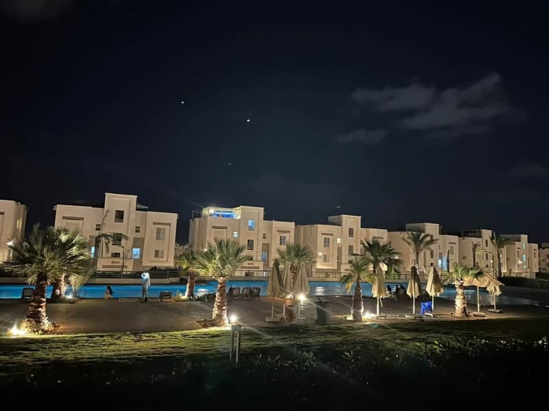 شاليه أرضي غرفتين للإيجار في قرية أمواج 1