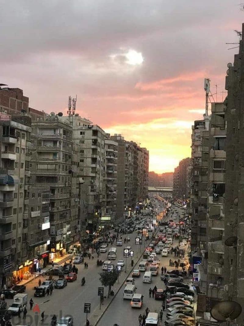 شقة مفروشة ومكيفة للايجار على الشارع الرئيسي 1