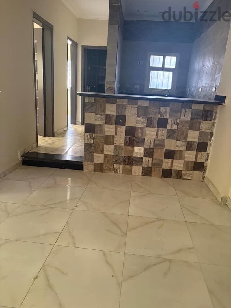 Degla Palms 1