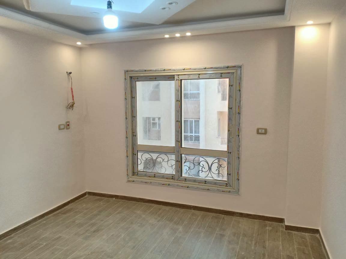 Ground floor apartment 210sqm with garden 3 bedrooms for rent in Sheikh Zayed 8th District 5