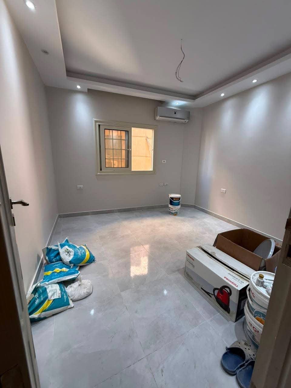 220 sqm apartment for rent in Sheikh Zayed 5