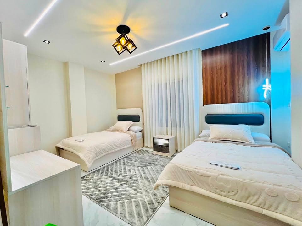 3-Bedroom Furnished Apartment for Hotel-Style Rental in Sheikh Zayed 1