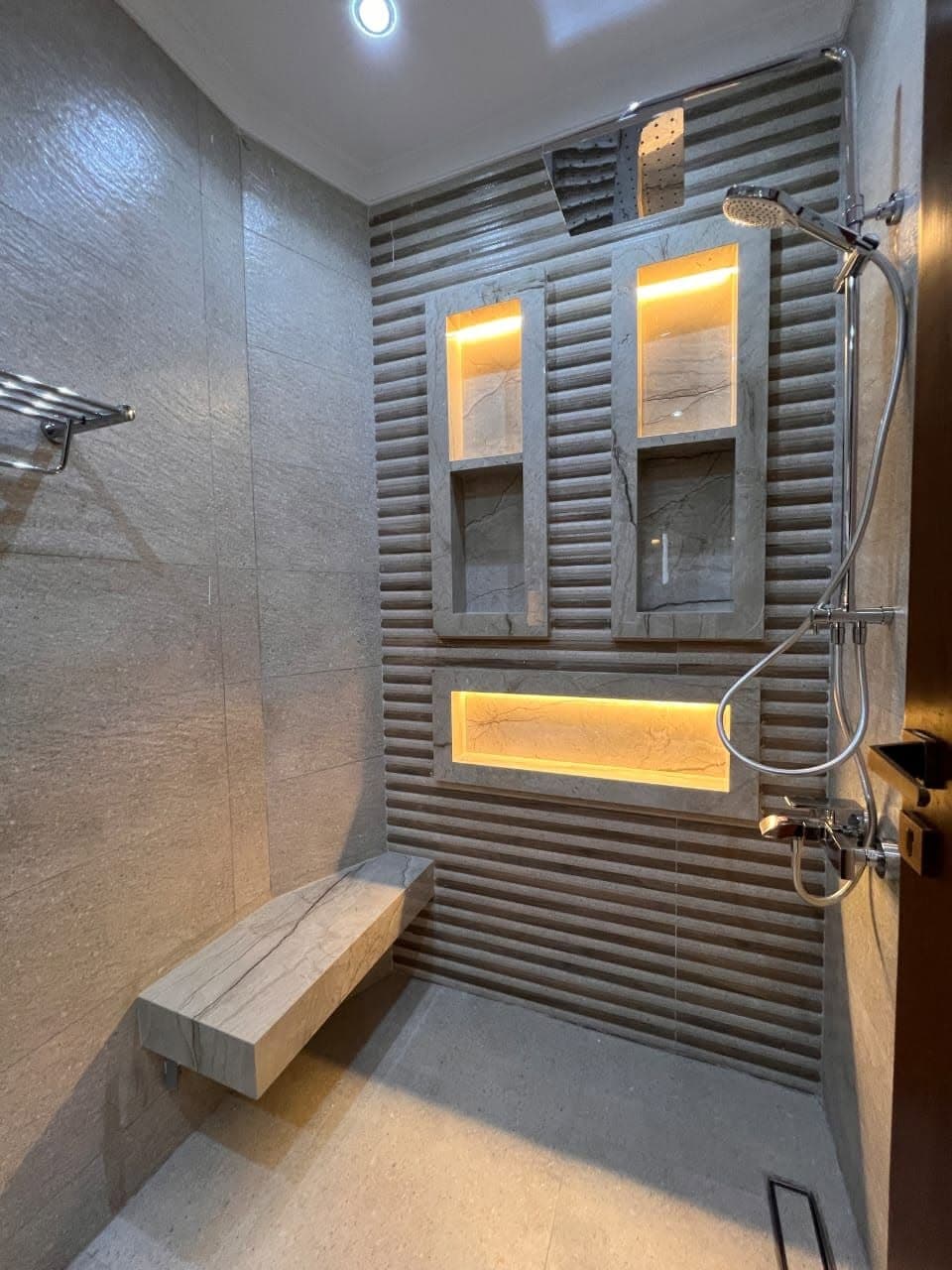 3-bedroom apartment for rent in Sheikh Zayed 2