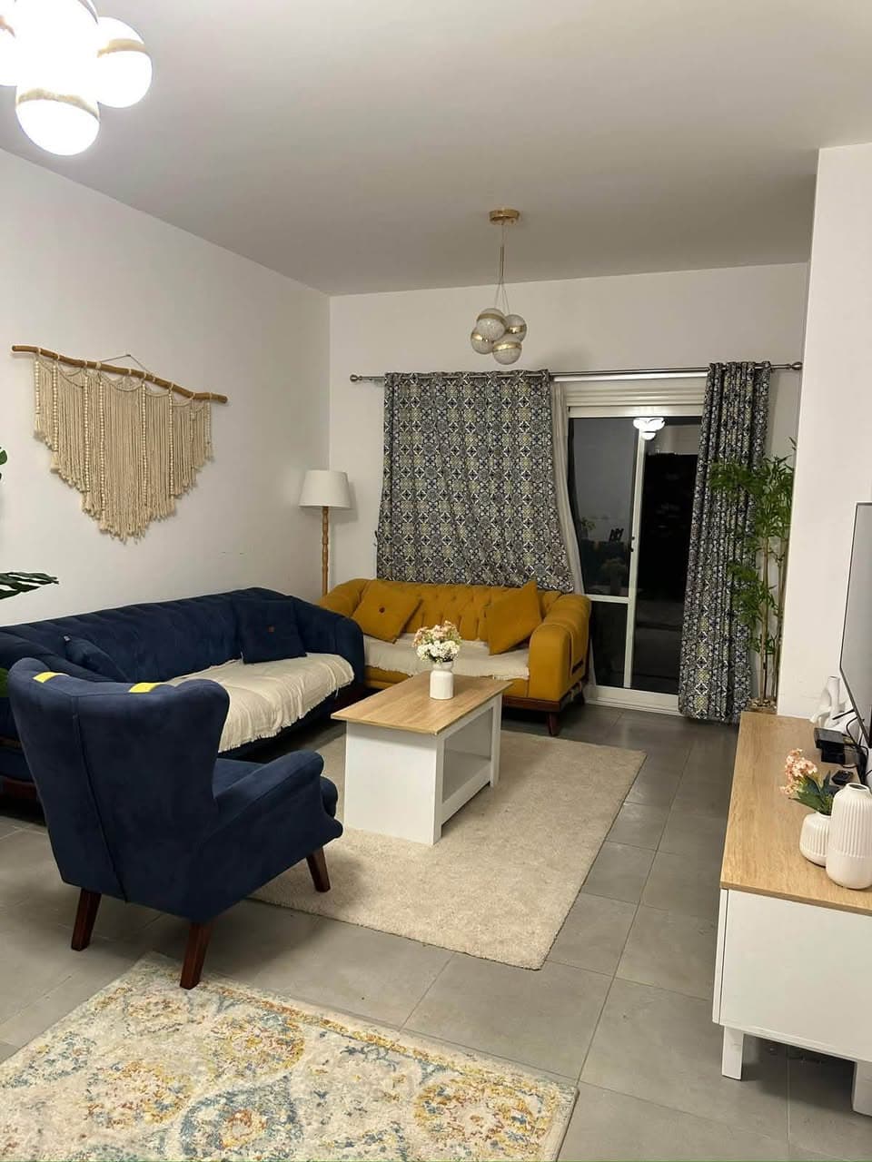 Ground floor 2-bedroom chalet for rent in Amwaj 2