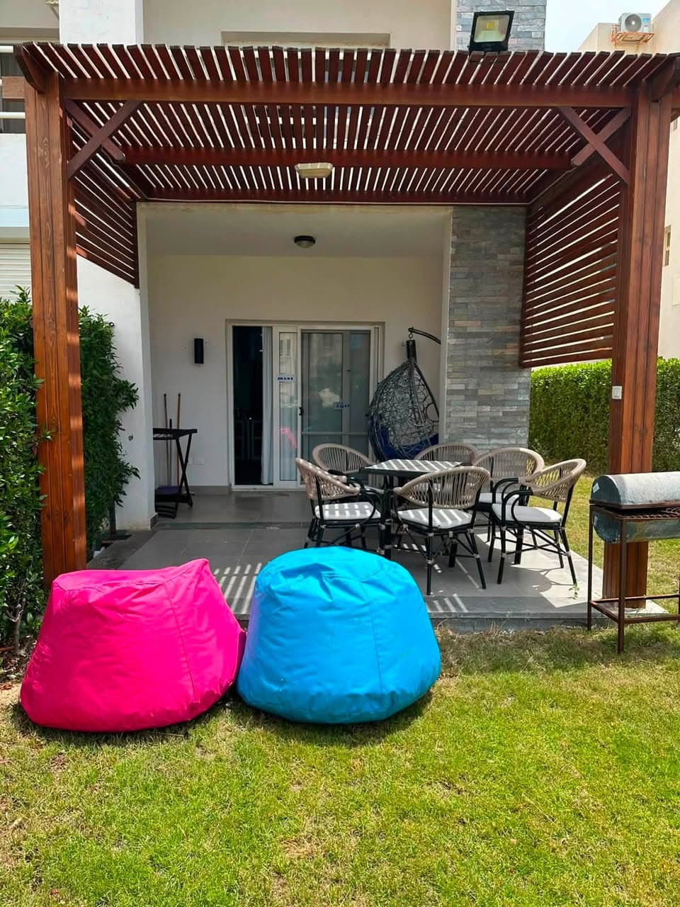 Ground floor 2-bedroom chalet for rent in Amwaj 2