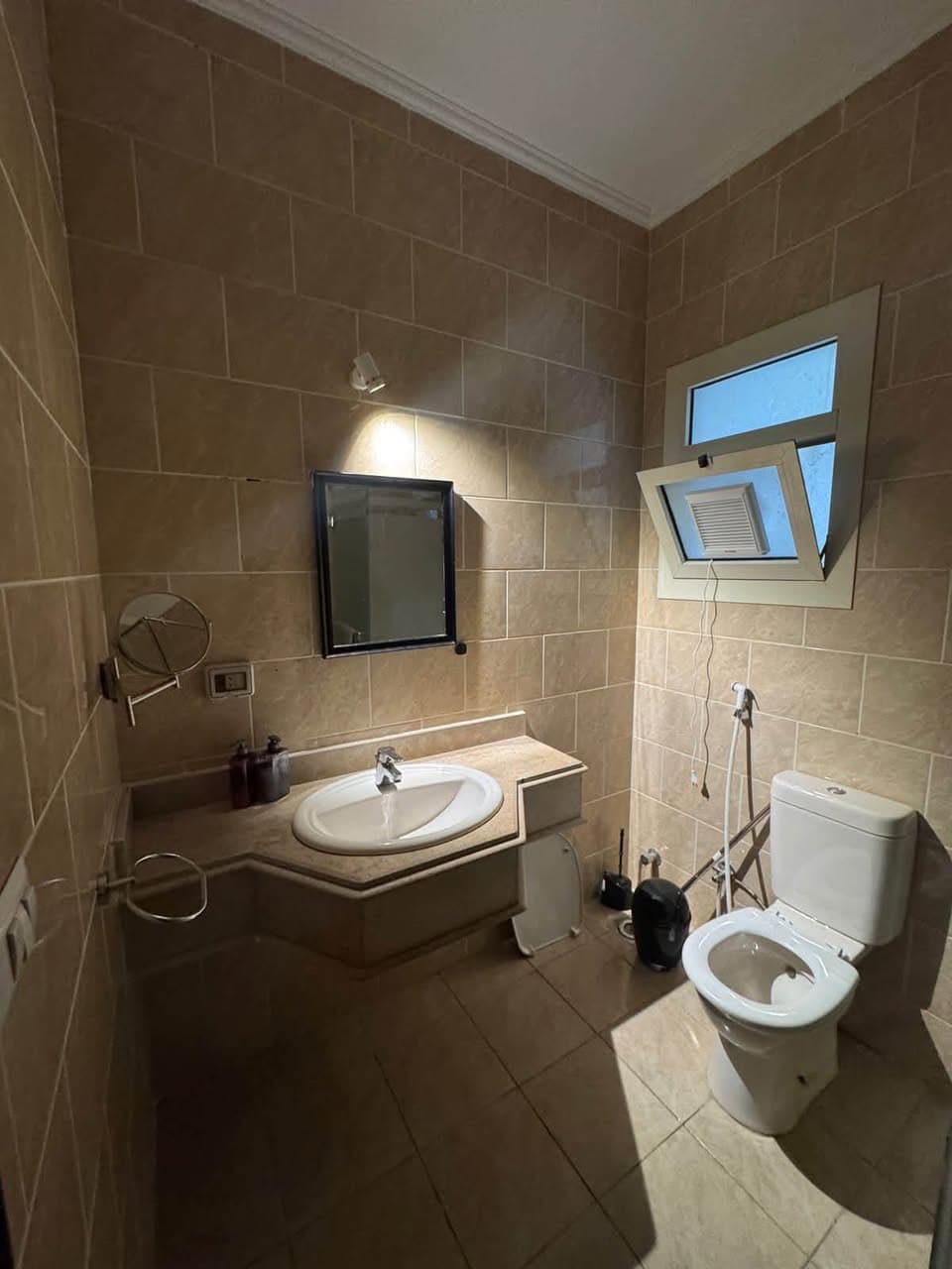 2-Bedroom apartment for rent in Sheikh Zayed 3