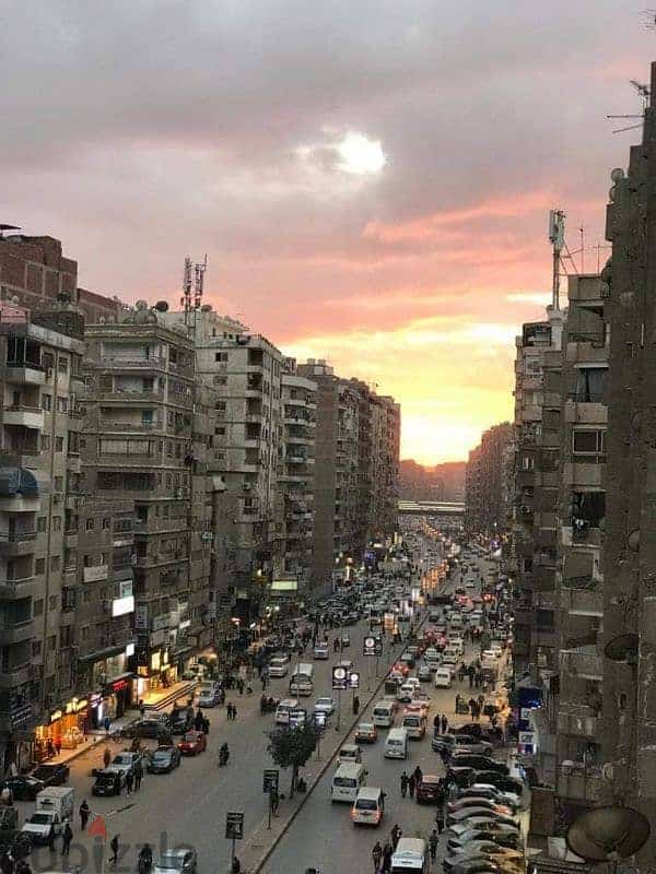 شقة مفروشة ومكيفة للايجار على الشارع الرئيسي 1