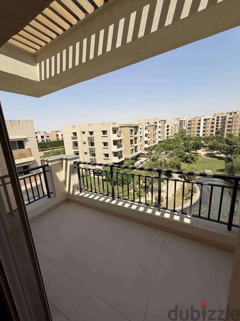 لليجار taj city 3 غرف 3 حمامات نص مفروش 1