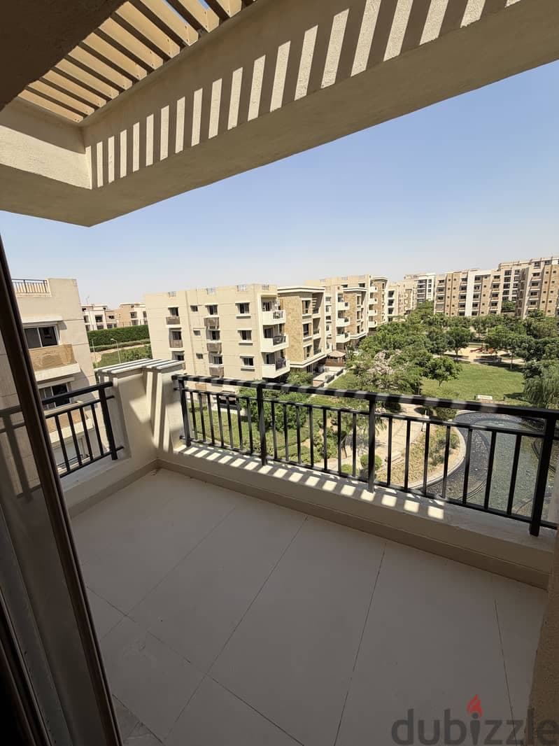 لليجار taj city 3 غرف 3 حمامات نص مفروش 1