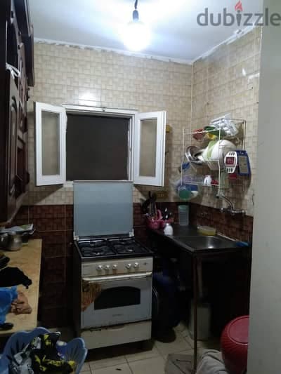 شقه للايجار 3 غرف و ريسبشن خلف مودرن سكول 8